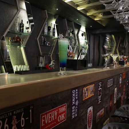Hotel Gangakashi Нагпур Екстериор снимка