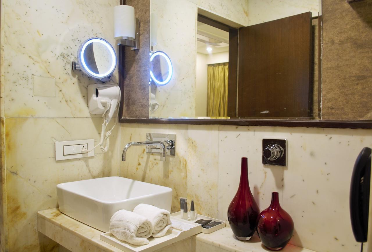 Hotel Gangakashi Нагпур Екстериор снимка